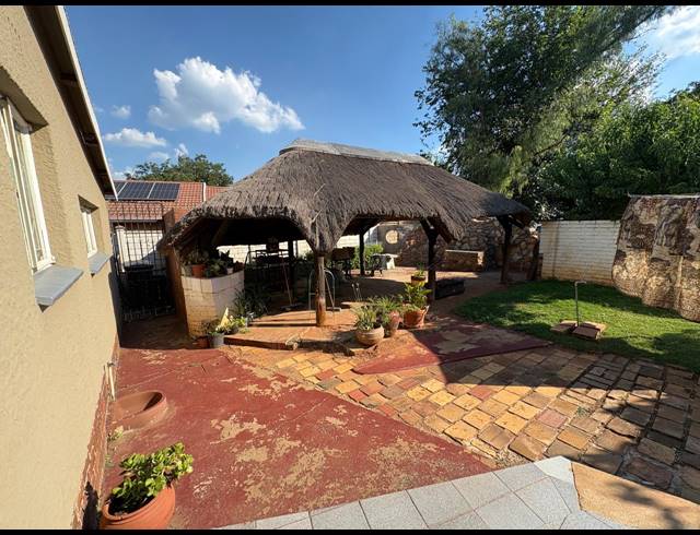 3 BEDROOM HOUSE FOR SALE IN ROTHDENE